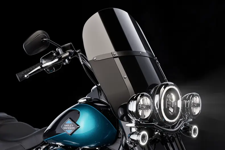 Dvoubarevný odnímatelný čelní štít