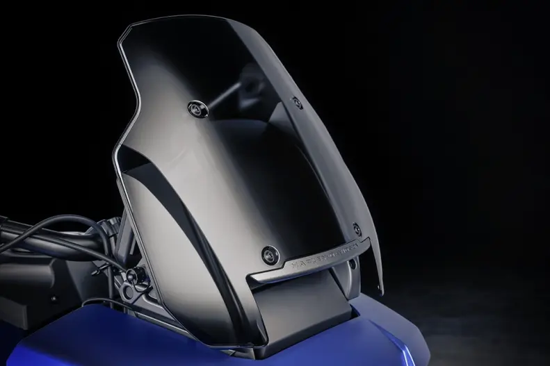 Nízký zatmavený plexištít