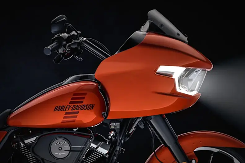 Nová kapotáž Sharknose