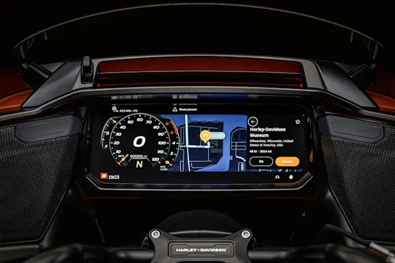 Displej 12,3" se systémem Skyline OS a H-D Audio